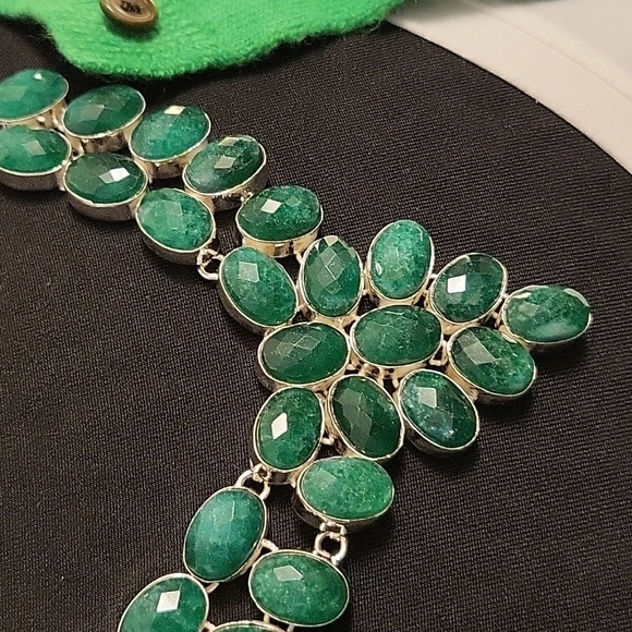 Amazing Simulated Emerald Necklace - NWOT - Adjustable - Picture 7 of 7